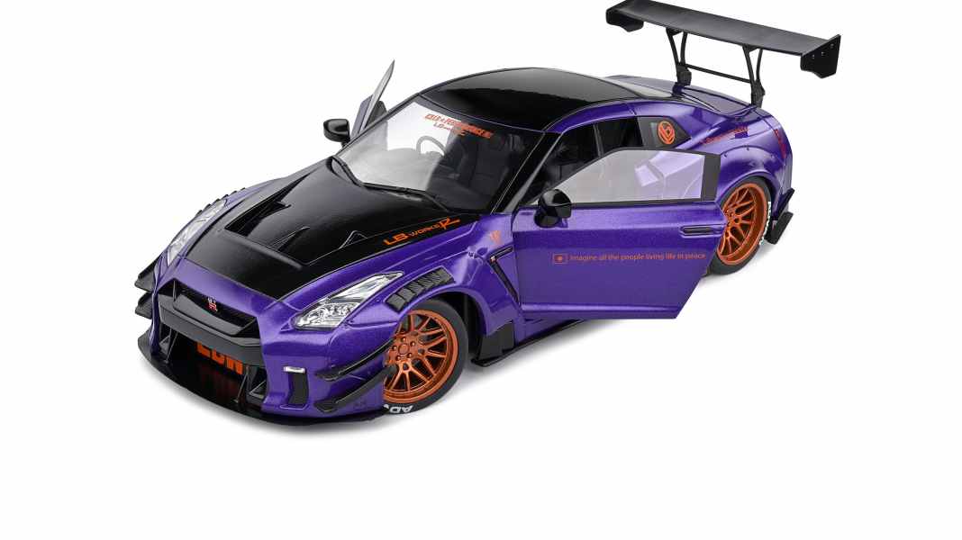 Solido rast mit extrabreitem “Purplezilla”-Nissan durch Tokio – in 1:18!