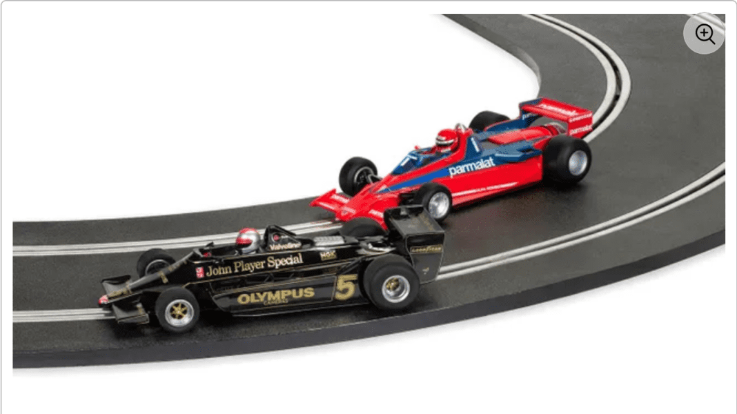 Scalextric bringt Schweden-Twin-Pack mit Lotus- und Alfa-F1 in 1:32