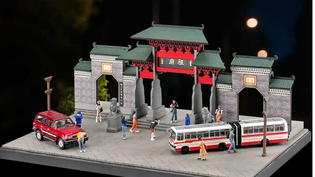 Foshan-Tempel in 1:64 – Diorama aus Hongkong liefert Top-Kulisse für Nissan, Honda und Co