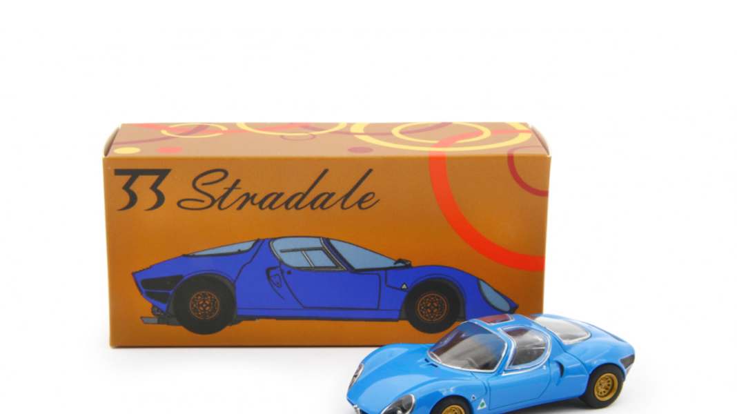 Laudoracing Model liefert Alfa Romeo Tipo 33 Stradale in 1:64.