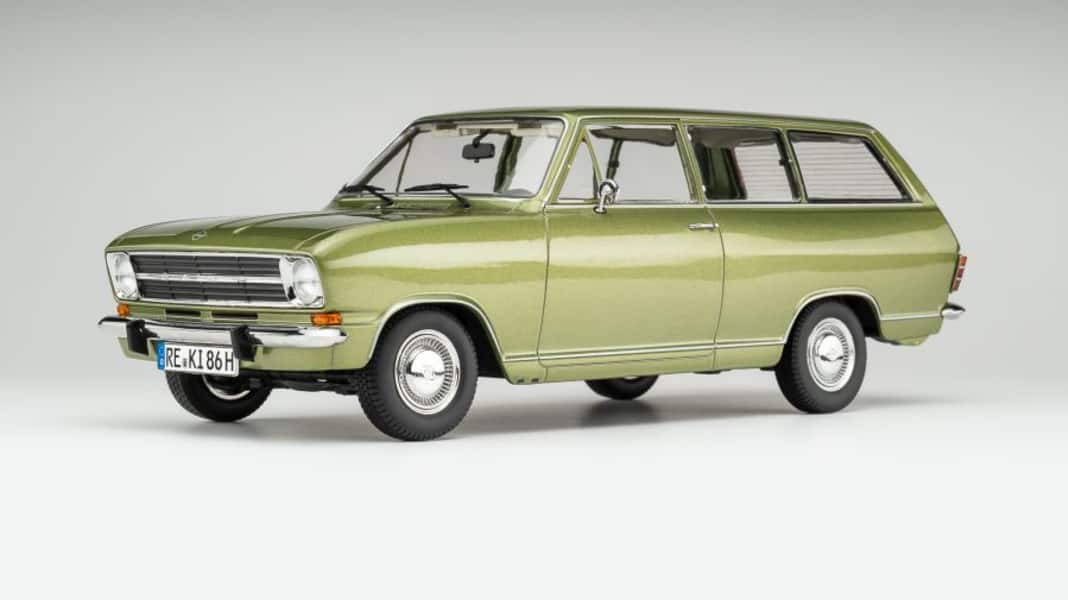 Opel Kadett B Caravan startet als 1:18-Kombi mit Die-Cast-Karosserie