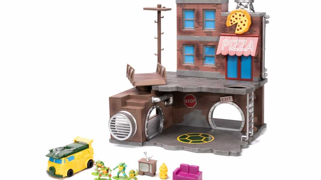 Bei Jada turtelt der Pizza-Van durch das Diorama – mit allen Ninja Turtles
