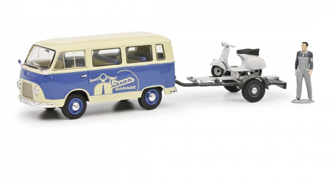 Schuco aus Fürth: Wenn ein Ford dem Vespa-Roller in 1:43 hilft