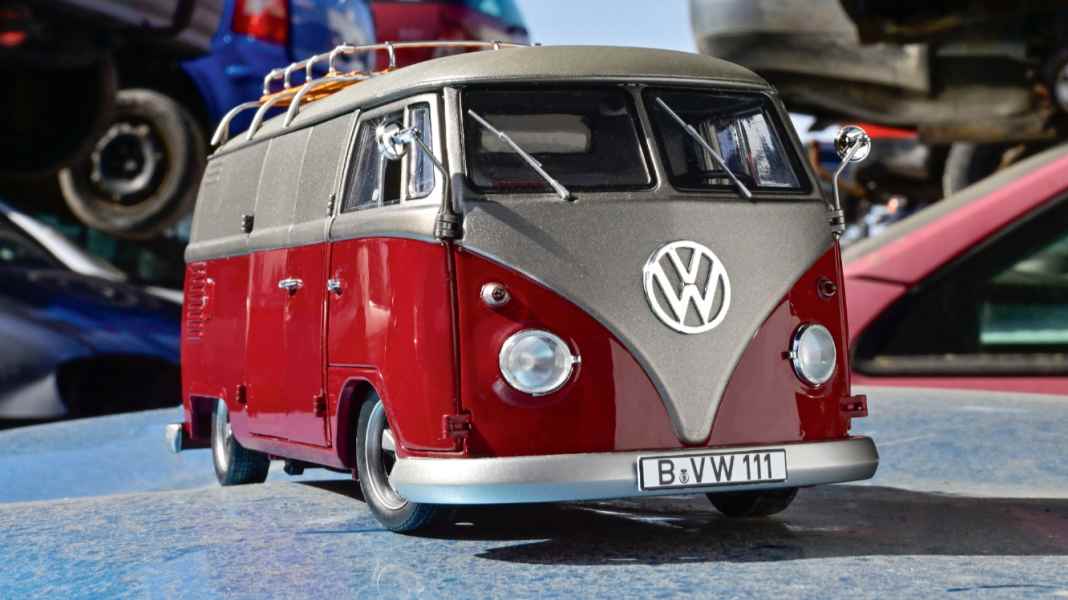 VW T1 Lowrider von Schuco in 1:18 - Low macht froh