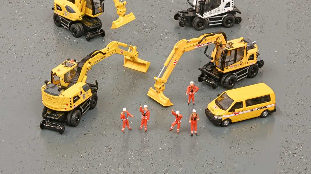 Liebherr A 922 Rail von Schuco - Fantastische 4