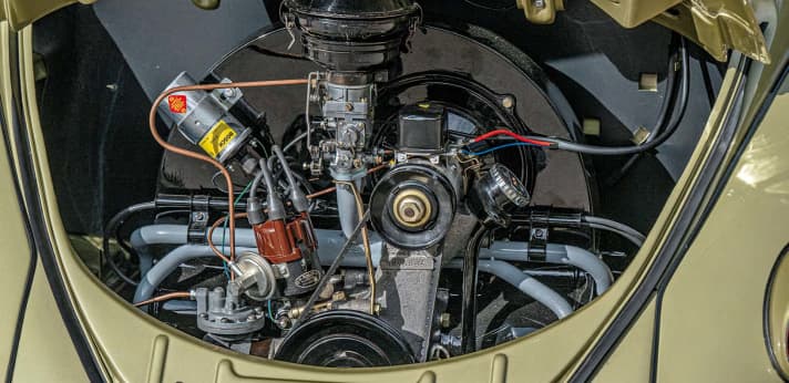 Der originale Boxer wurde komplett überholt, die Blechteile neu lackiert. Jetzt schnattert er wieder wie am ersten Tag