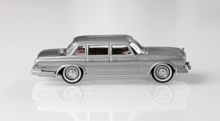 Unser Kult-Autor Ulrich Biene beschäftigt sich im neuen Heft mit einem sehr interessanten Thema der legendären Marke Wiking : Er lässt die Geschichte des Mercedees 600 in 1:87 Revue passieren.  Foto: Werk