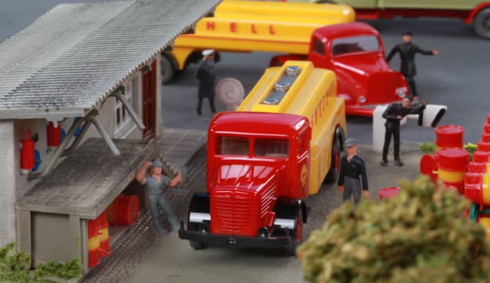 Die legendäre Modellautomarke Wiking hat in ihrer Geschichte sehr viele verschiedene Ahnengalerien begründet. In der aktuellen Ausgabe beschäftigt sich Autor Ulrich Biene mit den Fahrzeugen von “Shell” ]Foto: Ulrich Biene