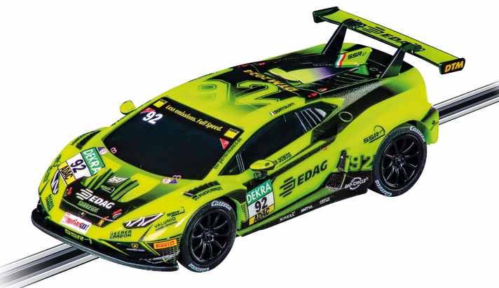 Zwei Formen-Neuheiten in 1:24, das gab es bei Carrera selten. Für 2025 schiebt die Rennbahnlegende den Lamborghini Huracan GT3 (siehe Foto) und den Porsche 911 GT3 R aus der Box. ] Foto: Werk