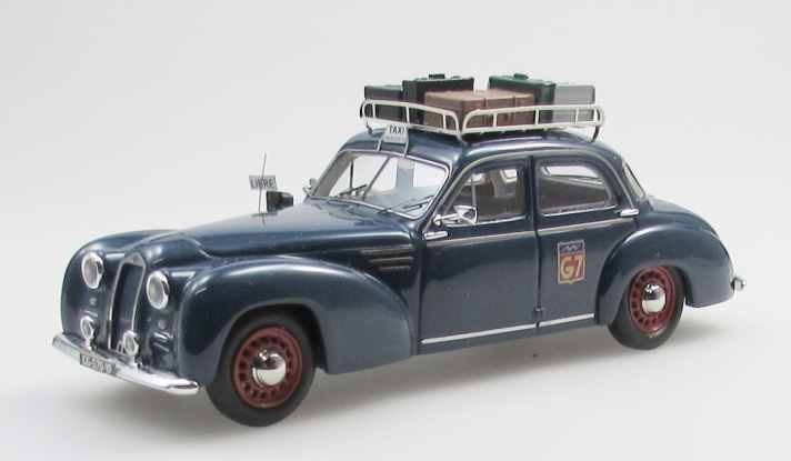 In unserem Messe-Katalog zu Nürnberg spielen auch die Neuheiten der Kleinserien-Hersteller eine wichtige Rolle: Hier im Bild zu sehen ist der Delage D6-3L als Pariser Taxi von Esval Model in 1:43 ] Foto: Werk