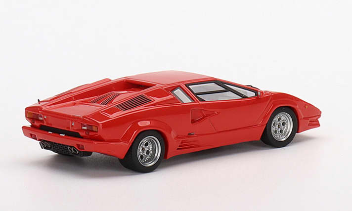 Die nur dem 25th Anniversary vorbehaltenen flachen und rechteckigen Rückleuchten hat True Scale Miniatures beim seinem Countach-Modell in 1:43 originalgetreu umgesetzt ]