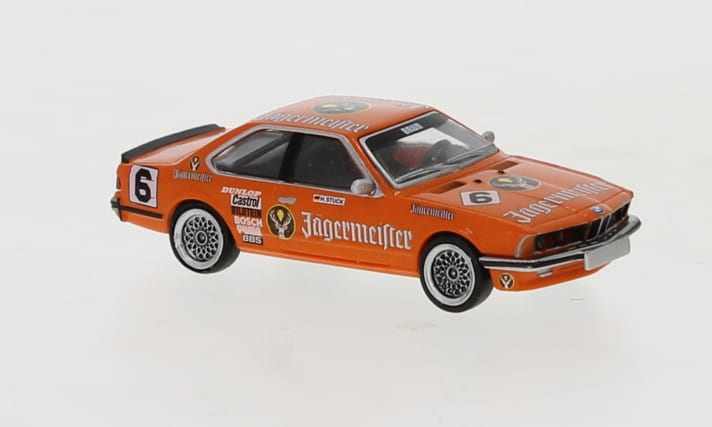 In der Kategorie A, 1:87 Pkw Klassik gewann in diesem Jahr der BMW 635 CSi von Brekina in der “Jägermeister”-Dekoration und mit der Startnummer 6 ]Foto: Werk
