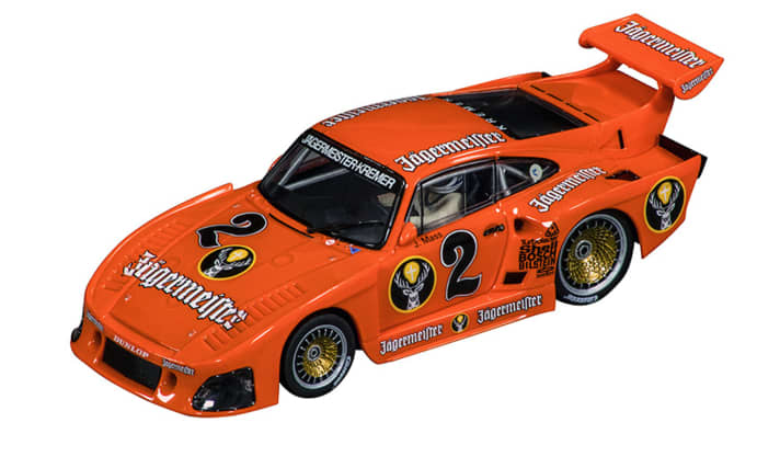 Bei den kleineren Slotracing-Modellen , also in Kategorie T und im Maßstab 1:32 fuhr der Porsche 935K3 “Jägermeister” aus dem Hause Carrera auf die Pole-Position ]Foto: Werk