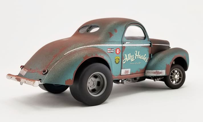 Auch ein verrosteter Rücken kann den Fan eventuell entzücken, sogar im Maßstab 1:18. Das beweist der “Alky Hauler” von ACME Die-Cast eindrucksvoll. Liefertermin: Februar 2022