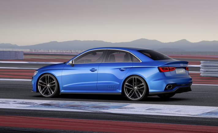    	Gegenüber der serienmäßigen Audi S3 Limousine ist die Karosserie um zehn Millimeter tiefer gelegt
