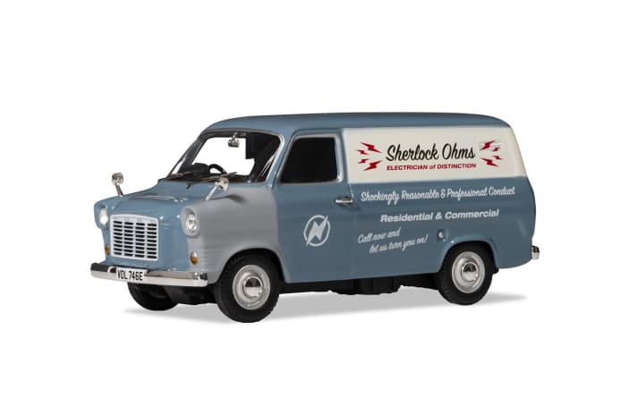 Glückliche Engländer: Wenn die Sicherung rausgeflogen ist, können Sie einfach Sherlock Ohms anrufen. Der Experte kommt dann mit seinem Ford Transit sofort vorbei und kümmert sich um den Fall.]