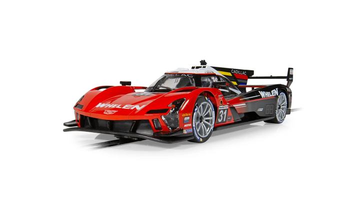 Scalextric baut den Cadillac, der 2023 die 12 Stunden von Sebring aus der IMSA-Serie gewann, als 1:32-Modell für die Autorennbahn in toller Dekoration nach ] Foto: Werk