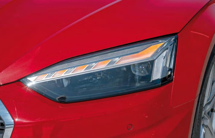 LED-Scheinwerfer sind Serienstandard, der A5-Testwagen fuhr mit schlauen LED-Matrix-Scheinwerfern zu 1.150 Euro Aufpreis vor