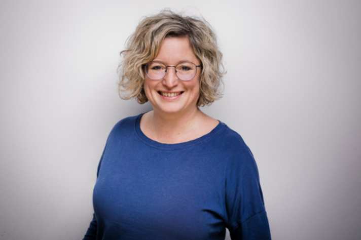 Portrtät_Marion_Bertelmann_2021_iecueg