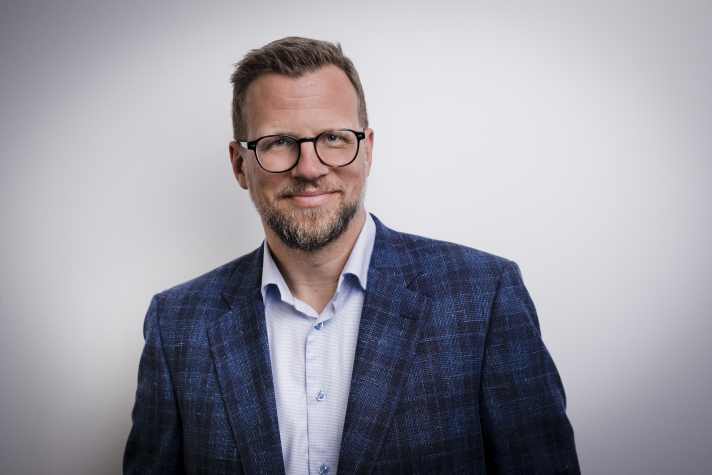 ALT_Porträt_Tim_Ramms_2021_gkpljm