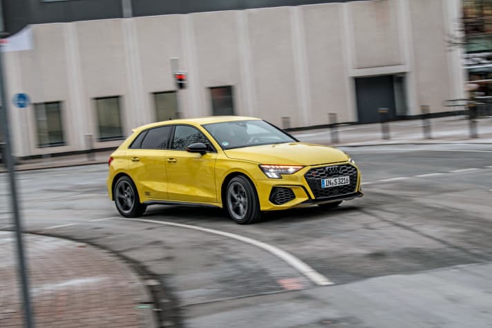   Der pythongelbe Audi S3 ist ein Eyecatcher und geht ab wie die Post