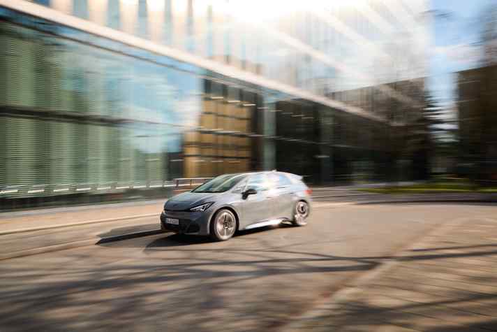 Flott unterwegs: Seine 326 PS lassen den VZ lässig durch die City steuern. Außerhalb bringen sie ihn von null auf  100 in 5,6 Sekunden