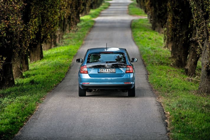   ￼Charakteristisch für den Spaceback "Style" ist die schwarze, verlängerte Hecklappe über dem bis zu 1.381 Liter fassenden Kofferraum