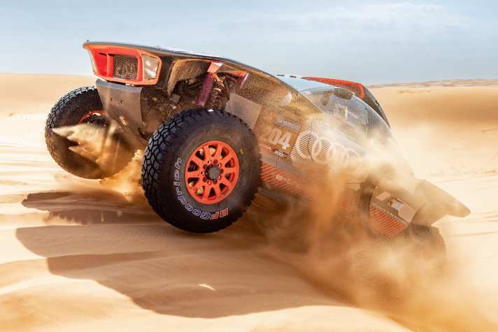 Audi RS Q e-tron #204 (Team Audi Sport), Carlos Sainz/Lucas Cruz