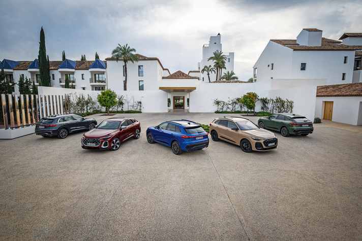 Fünf auf einen Streich: Q5 und SQ5 als SUV und als Sportback. Die Benziner werden mit Vorderradantrieb und optional mit quattro angeboten. Der Diesel hat grundsätzlich Allrad