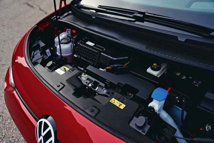 Batterie am Boden, Antrieb hinten - vorn ist Platz für Scheibenwischwasser und Klimaanlage