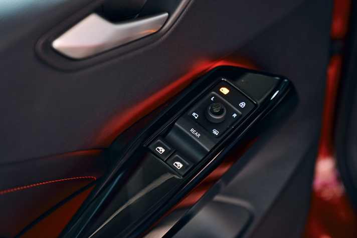 Die Farbe der Ambientebeleuchtung ist regelbar und an die Fahrprofile gekoppelt