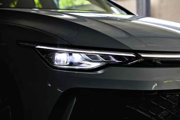 Die auffälligste Änderung zeigt sich erst im Dunkeln: Auf Wunsch lassen sich LED-Hochleistungsscheinwerfer- und -Rückleuchten bestellen