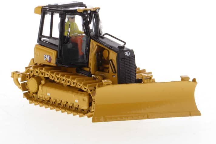 Die Motorklappe rechts in Fahrtrichtung lässt sich bei der 1:50-Neuheit des Caterpillar D3 von Diecast Masters originalgetreu öffnen. Auch das Interieur präsentiert sich vorbildgerecht überarbeitet. ]