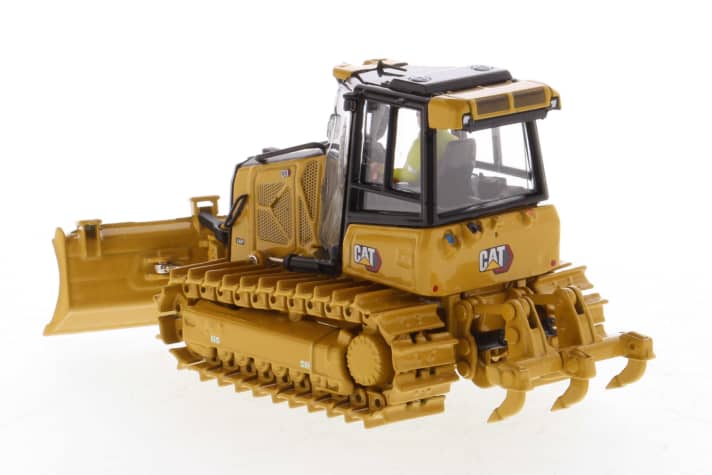 Da Diecast Masters zu den Haus- und Hoflieferanten von Caterpillar zählt, kann es kaum verwundern, dass die neue kompakte Raupe D3 hier zeitnah zum Debüt des Originals in 1:50 erscheint]