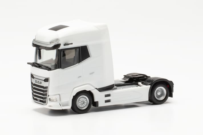 Die Dimensionen des Fahrerhauses des DAG XG+, der bei Herpa jetzt in den Handel kommt, sind selbst in der Baugröße 1:87 Respekt einflößend