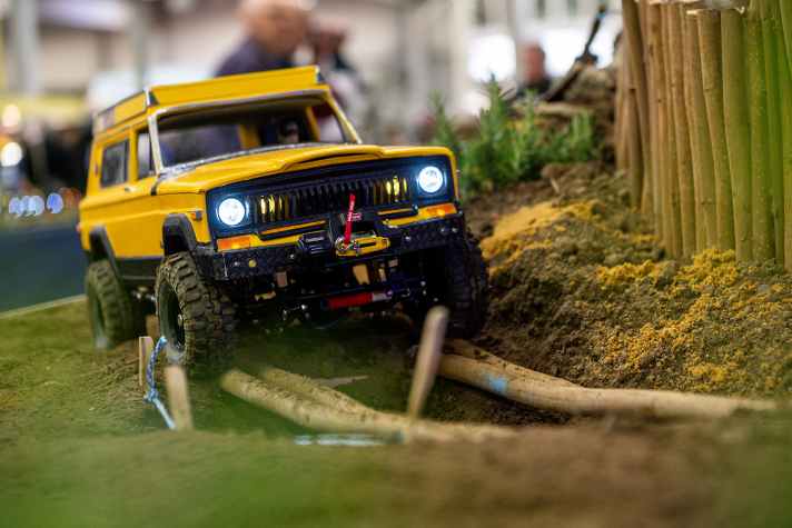 Nicht nur funkferngesteuerte Automodelle sind in Dortmund am Start. Es geht auch um die Themen Autorennbahn, Modellbau und Sammeln von Fertigmodellen ] Foto: Intermodellbau