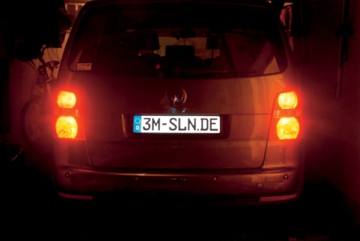   Selbst leuchtendes Nummernschild