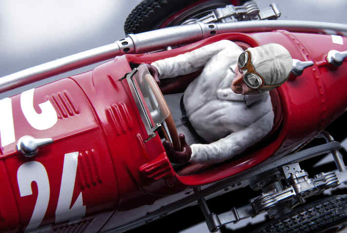 Doch das ist noch lange nicht alles. Heft 3/2025 überrascht auch mit einem Klassik-Spezial. Und das hat auch sportliche Noten parat, wie eine Geschichte über sechs legendäre Piloten wie Tazio Nuvolari im Alfa ] Foto: Blackys Studio