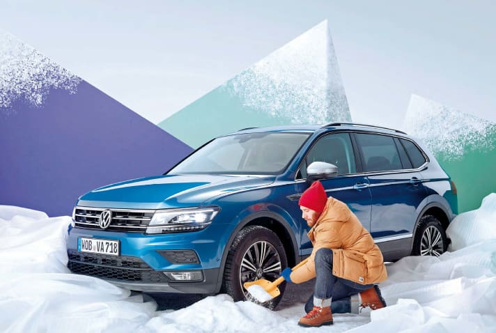 Zuweilen hilft zwar nur noch die Schaufel, aber auf verschneiten oder vereisten Fahrbahnen geht ohne gute Winterreifen gar nichts