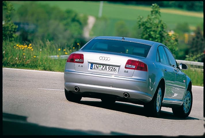   Vergleich: Audi A6 gegen A8 mit 4.2-Liter-V8 und 335 PS