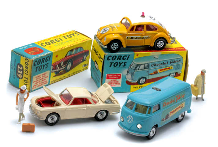   Der elegante Karmann zieht ebenso bewundernde Blicke auf sich wie der Tobler Van mit Beleuchtung