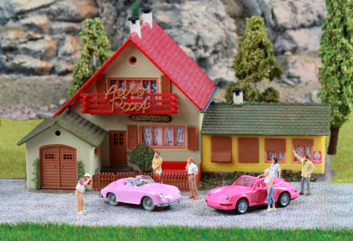 Unser MODELL-FAHRZEUG-Autor Ulrcih Biene lässt 75 Jahre Porsche anhand von Wiking-Modellen in der Baugröße 1:87 in einem großen Bericht Revue passieren