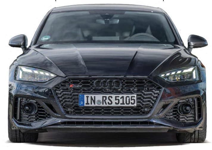 Sie müssen nicht rechts ranfahren, wenn Sie das im Rückspiegel sehen – der RS5 Sportback kommt sowieso vorbei ... | Fotos J. Bürgermeister, Audi (3)