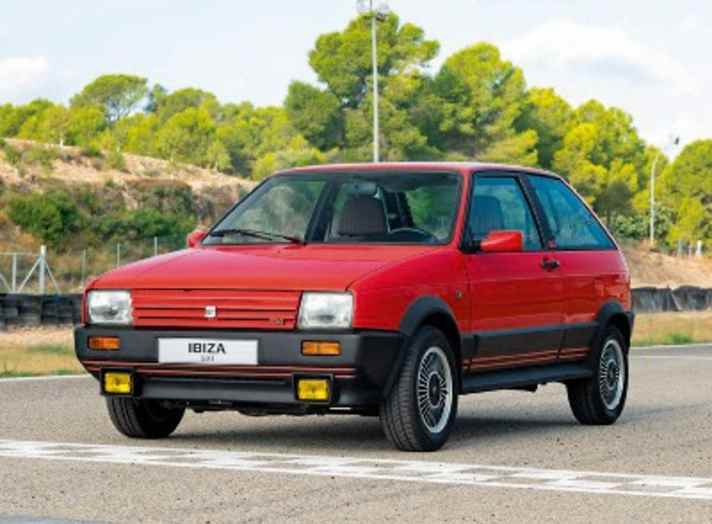 Mit dem Ibiza Sxi zog ein Hauch von Sportwagen bei Seat ein: Der Basismotor der beim Sxi auf 100 PS gesteigerten Version stammt von Porsche