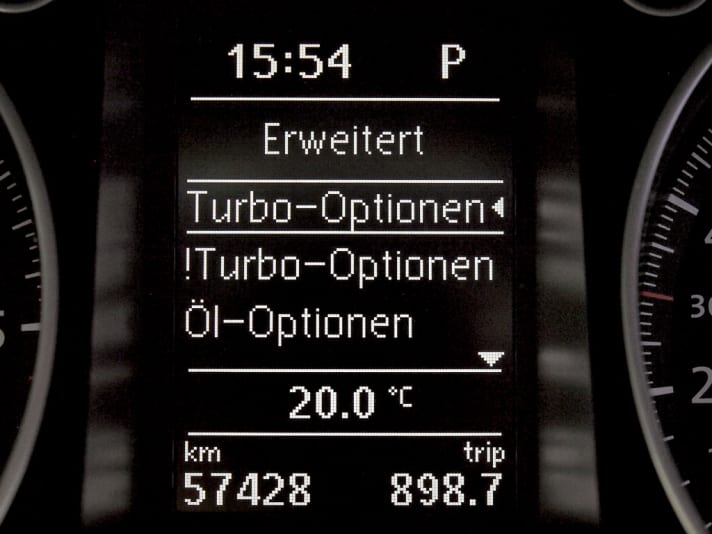   Wer sich ein wenig durch die Menüs geklickt hat, weiß auch ohne Anleitung rasch, wie sich die fünf Zusatz-Bildschirme mit einer individuellen Auswahl aus rund 140 Messwerten befüllen lassen