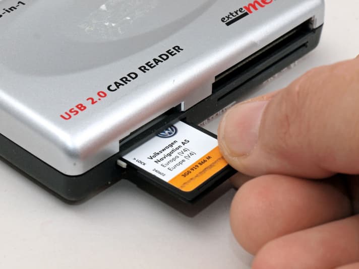   Updates meist einmal im Jahr