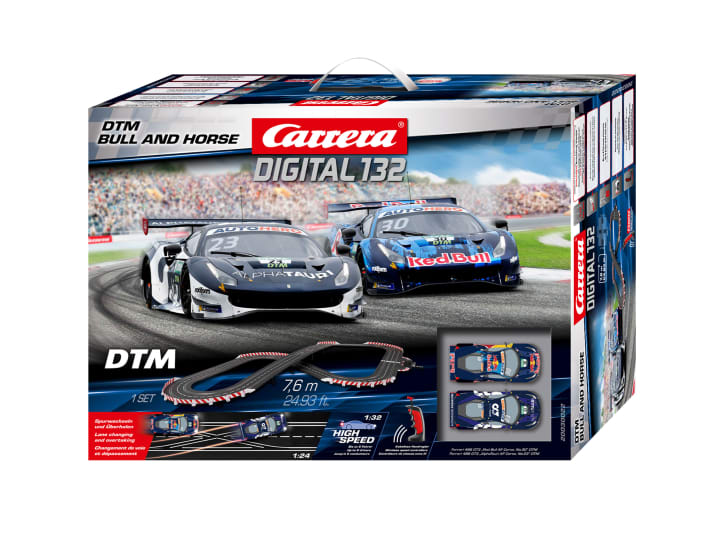 Carrera – hier im Bild ein DTM-Set – steht in Deutschland für Autorennbahn wie Tempo für Papiertaschentuch und Maggi für Speisewürze. Bekommt der Brand einen neuen Besitzer? ]