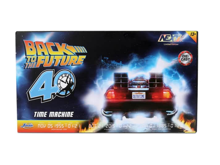 Der Blockbuster “Zurück in die Zukunft” startete mit dem ersten Teil im Jahr 1985. Deshalb ist das Jubilämsmodell zum 40. Geburtstag von Jada Toys auf 1985 Stück limitiert. ] Foto: Jada Toys