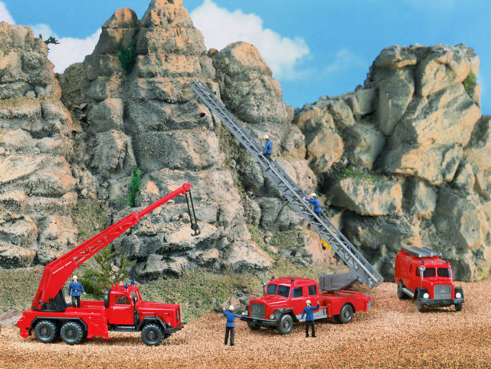 Egal ob Löschfahrzeug, Drehleiter oder Kranwagen, bei der Feuerwehr war der Eckhauber aktiv.