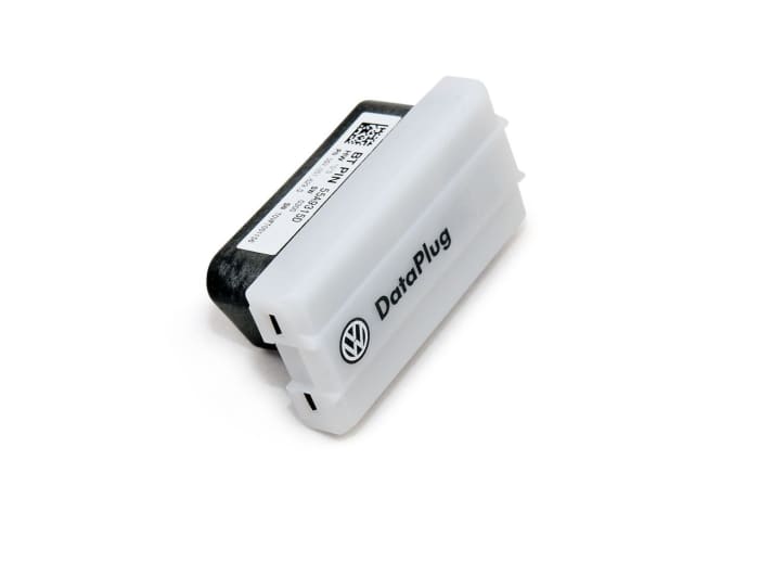   01. Der DataPlug weist selbstverständlich ein E-Prüfzeichen auf, stört also die Bord-Elektronik nicht
